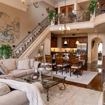 Downtown Palazzo Romano 3 Bedroom Executive Suite